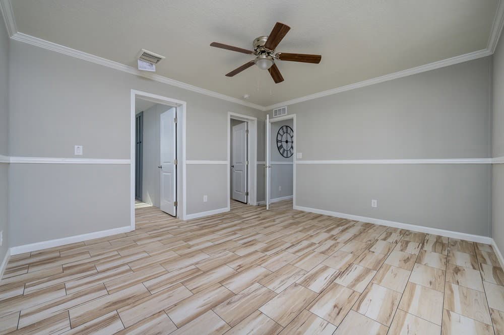 Tater tot bedroom home features