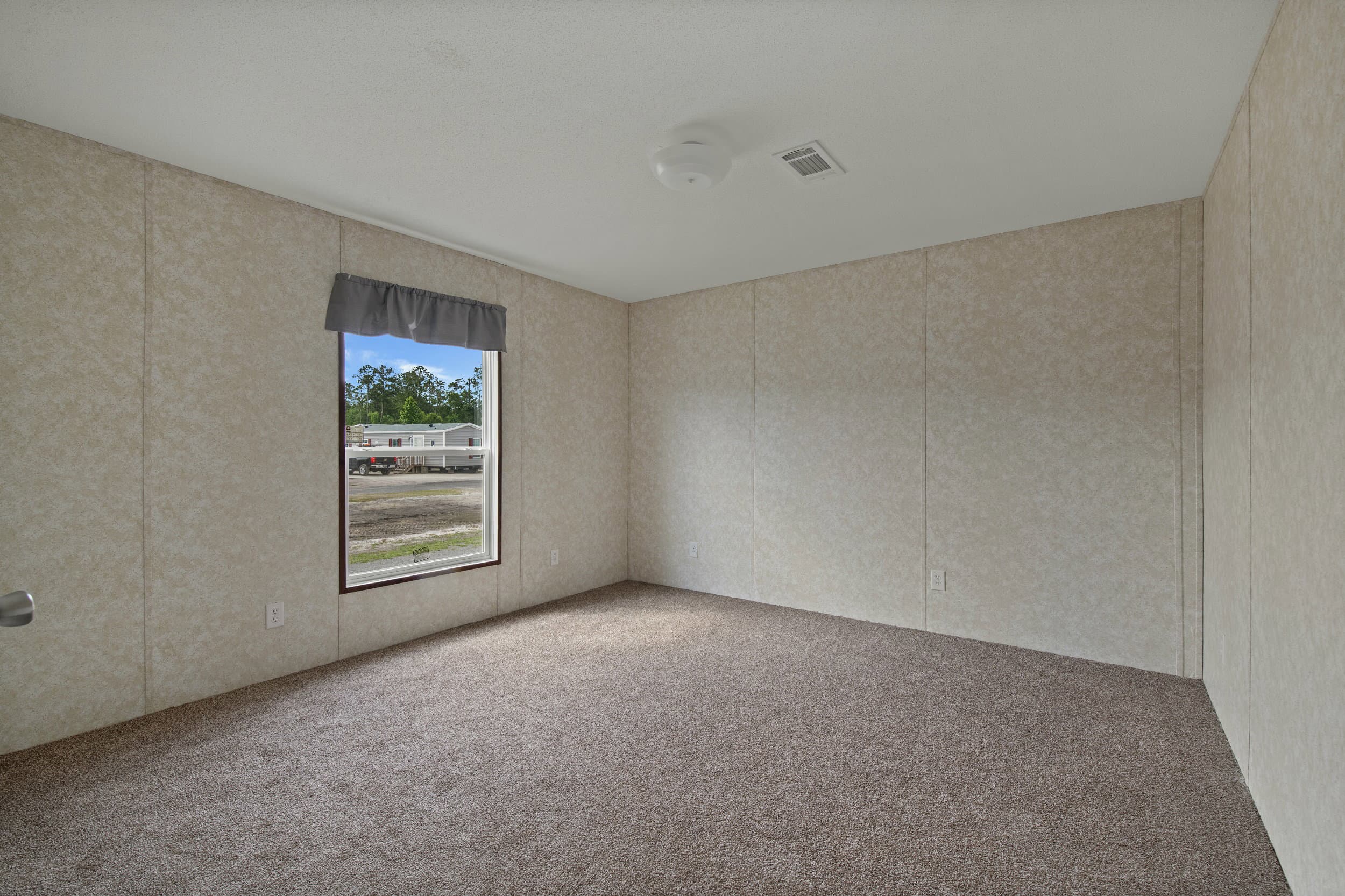 Spartan bedroom home features