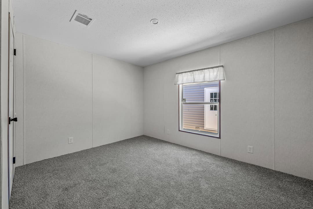 Mj bedroom home features