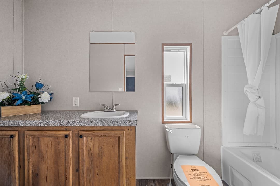 Dash 3 bathroom home features