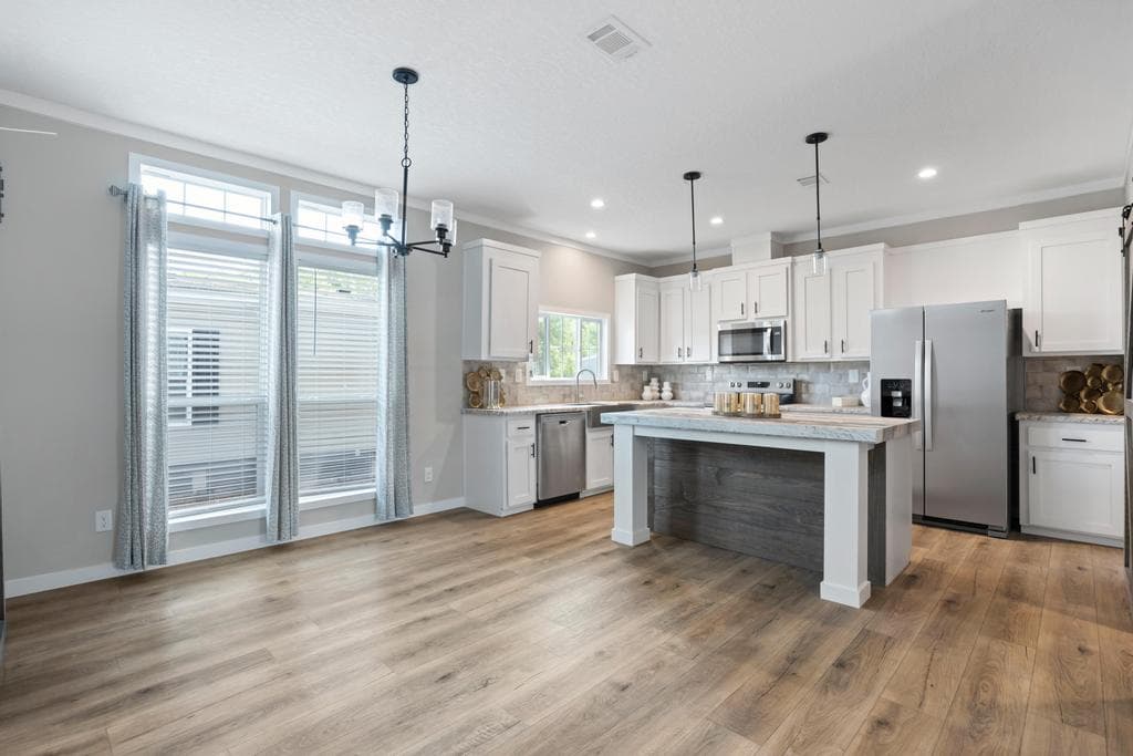 The black pearl  home features