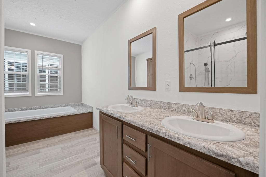 The topaz  home features