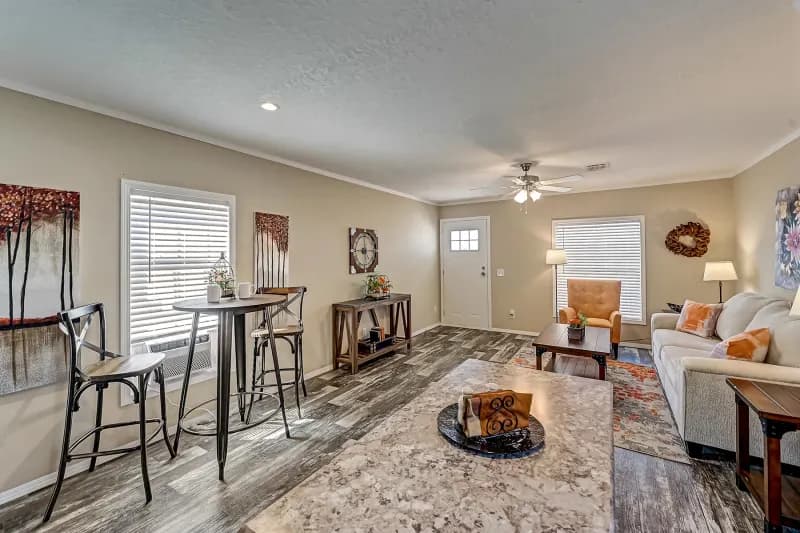 Legend 1660390 interior home features