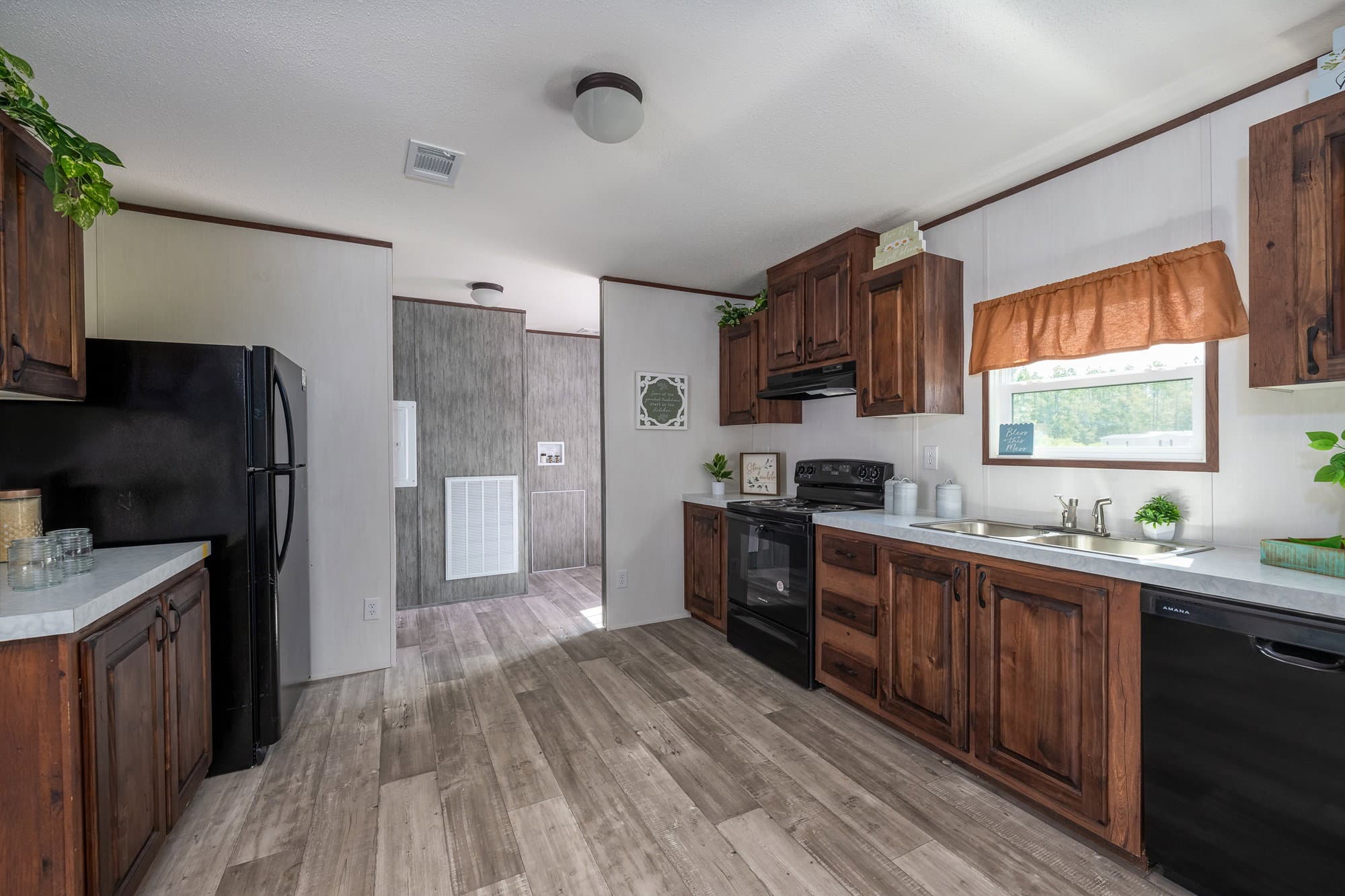 The curry hero and kitchen home features