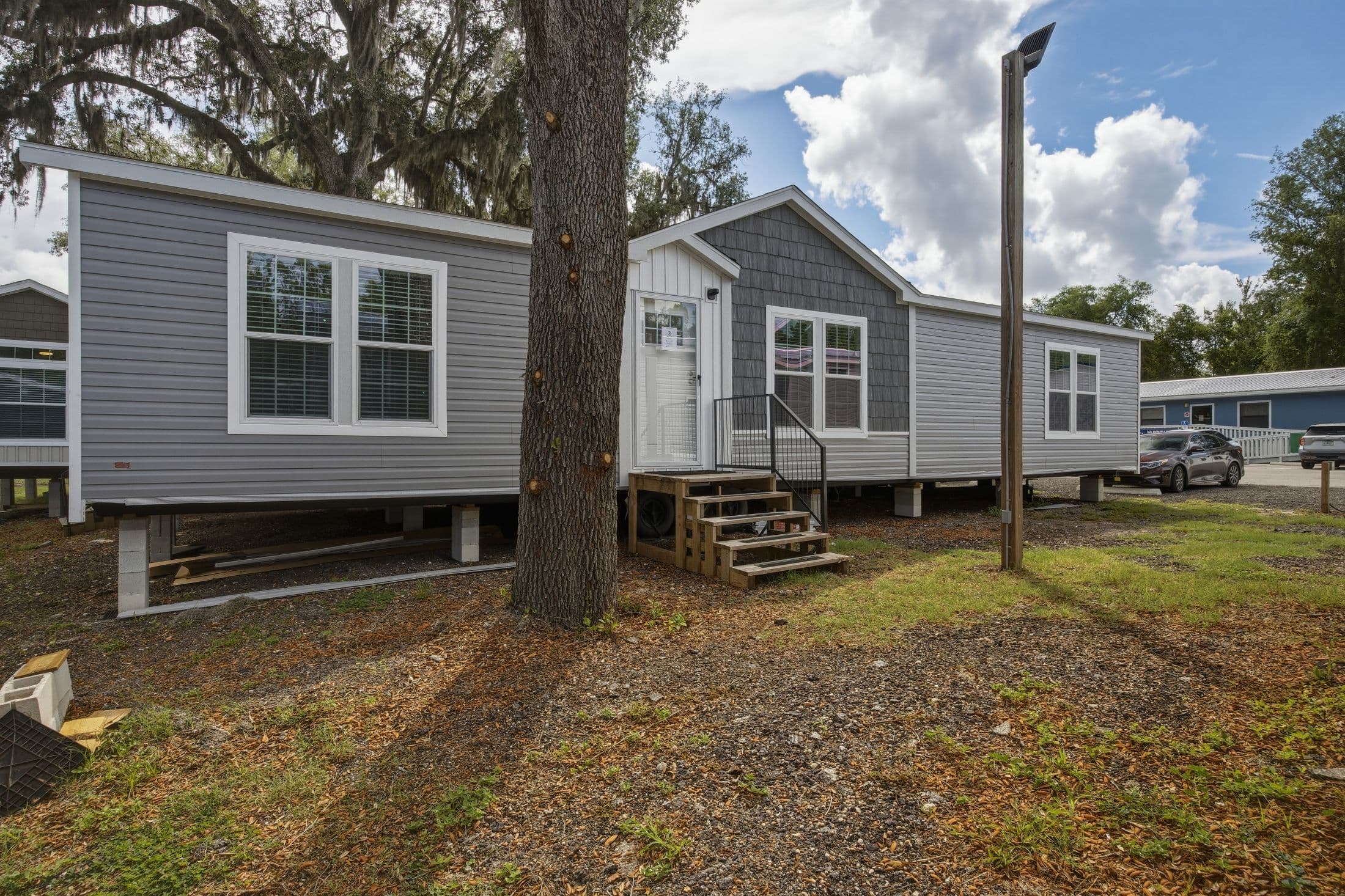 The emerald hero home features