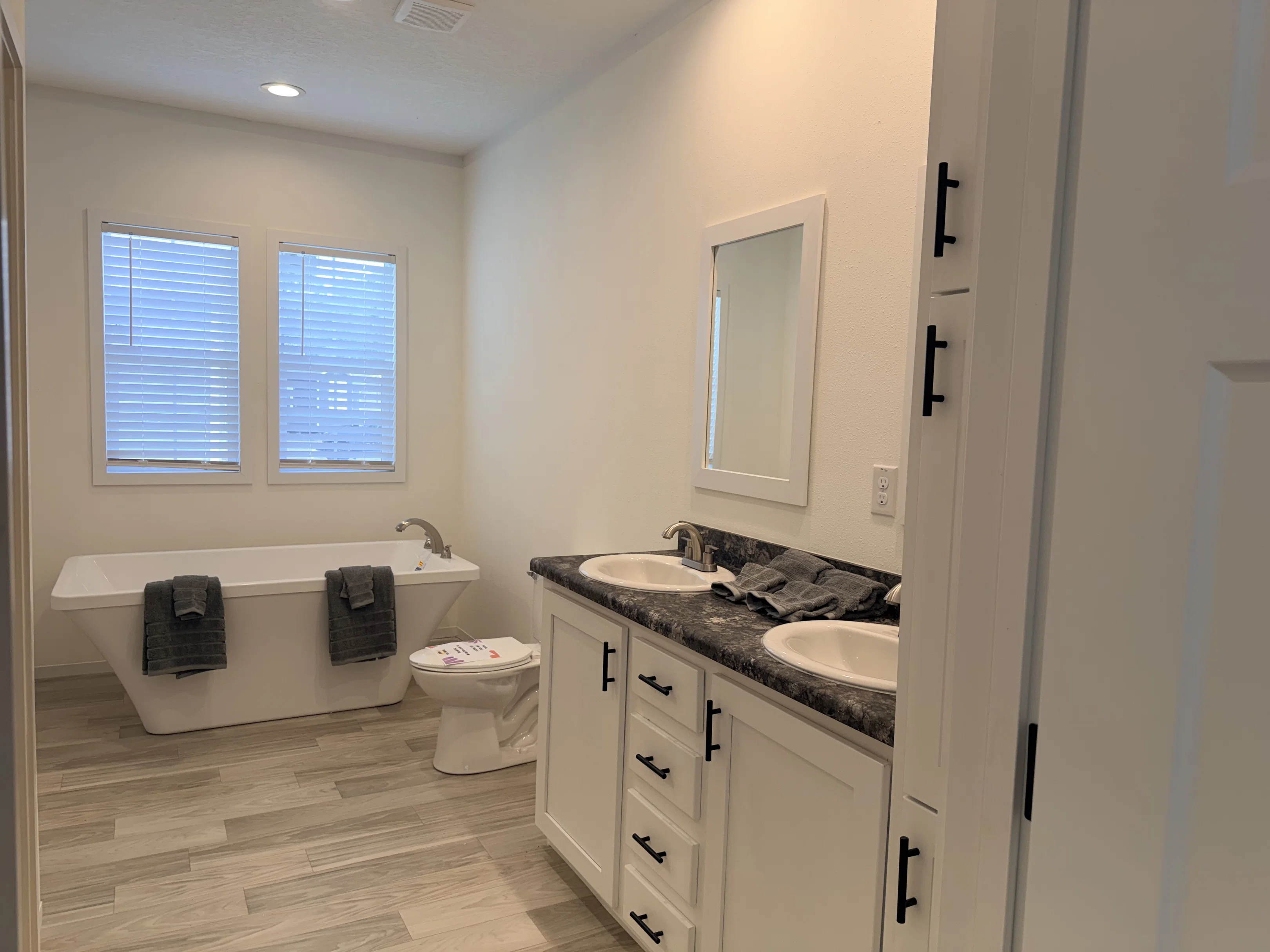 The diamond  home features
