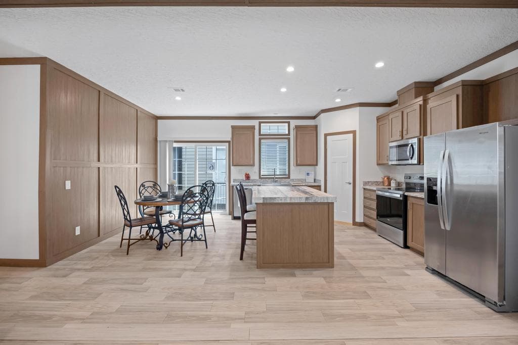 The topaz  home features