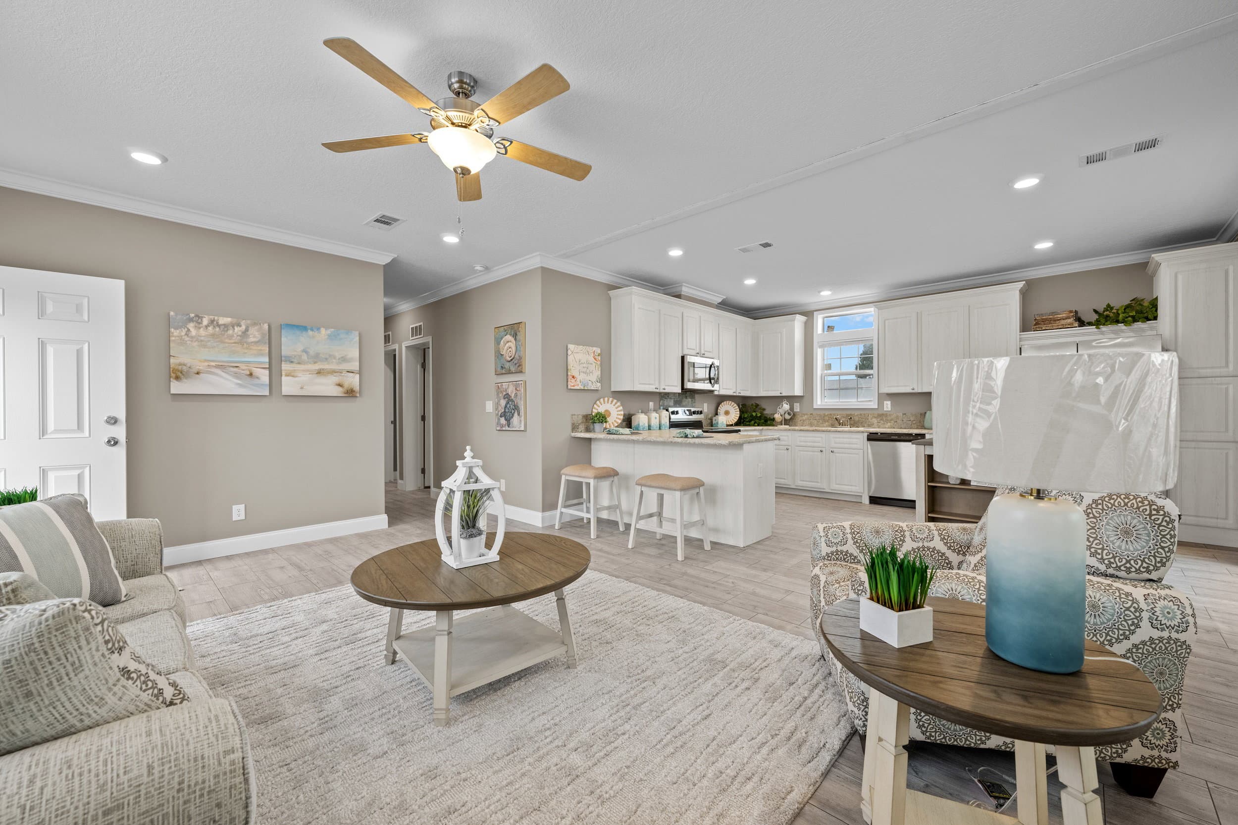 Siesta interior home features