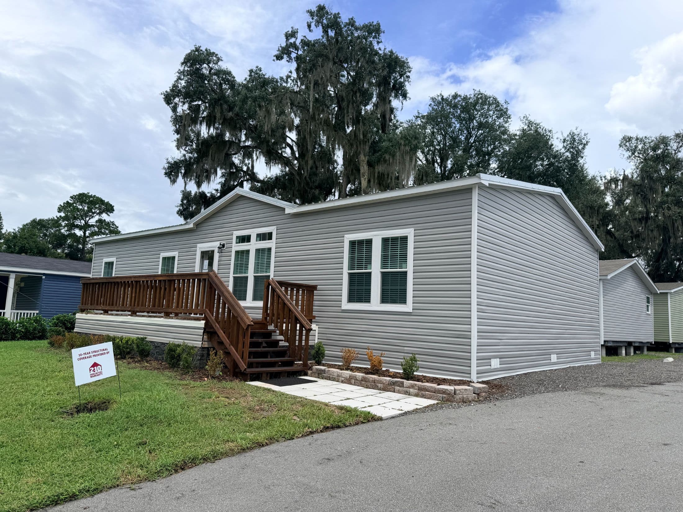 The diamond  home features