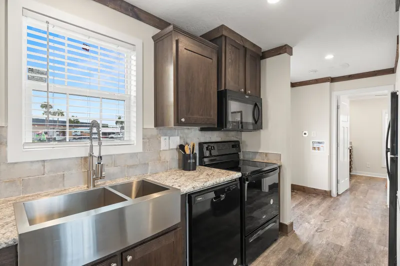 Legend 1437415 kitchen home features