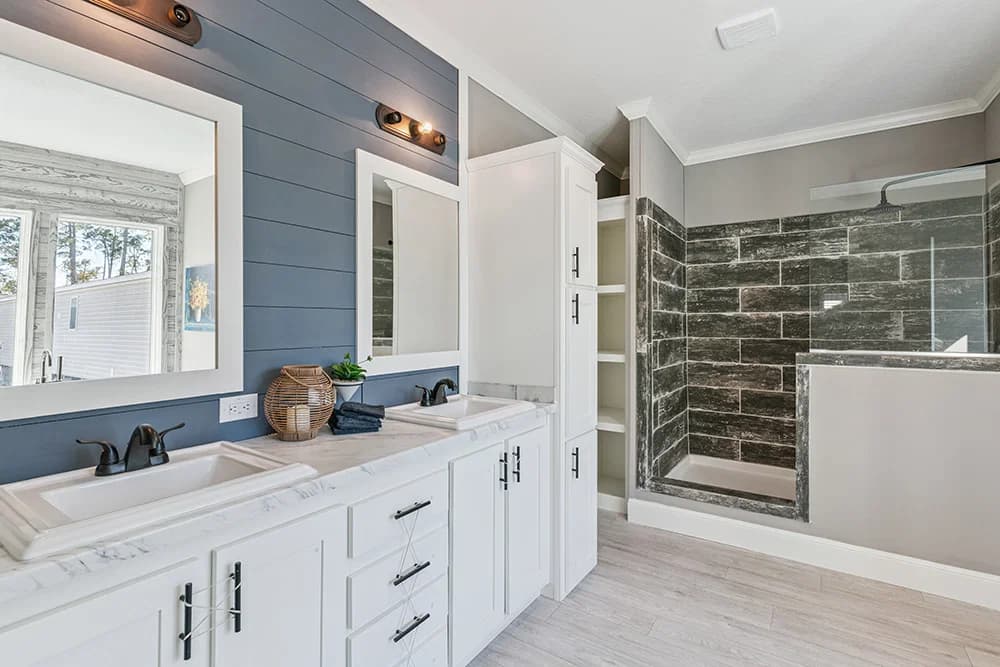 Cobblestone interior home features