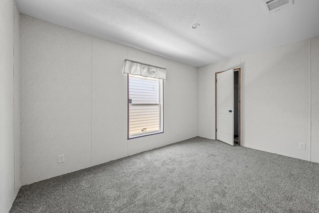 Mj bedroom home features