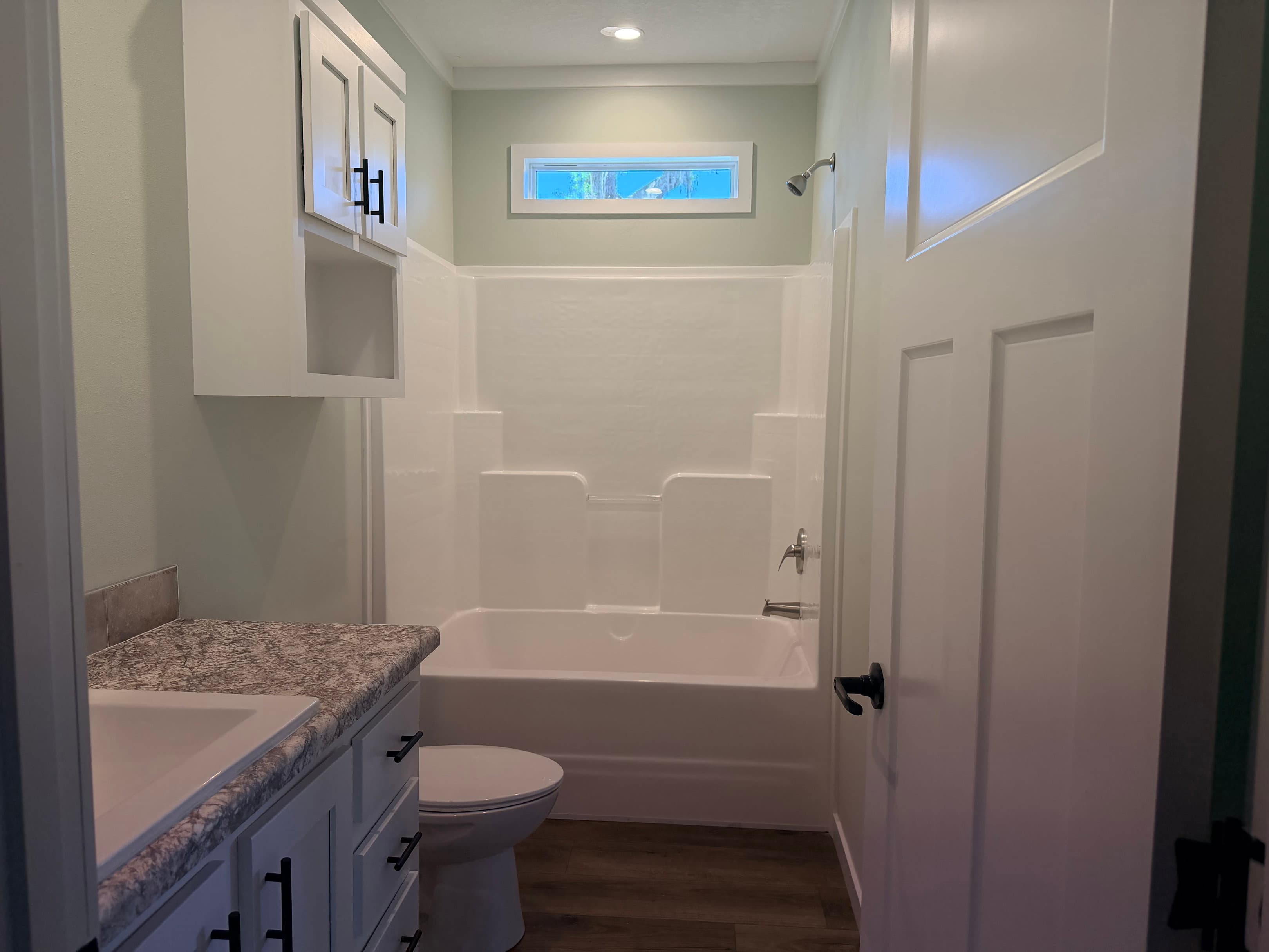 The black pearl  home features