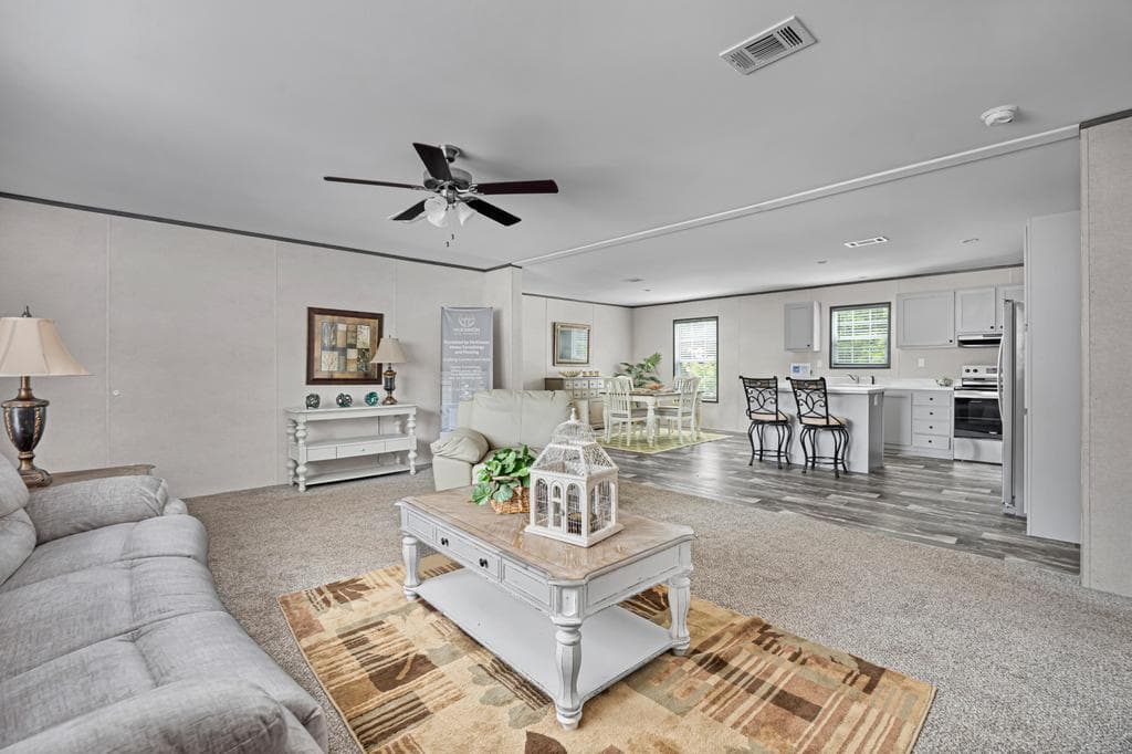 The blue diamond  home features
