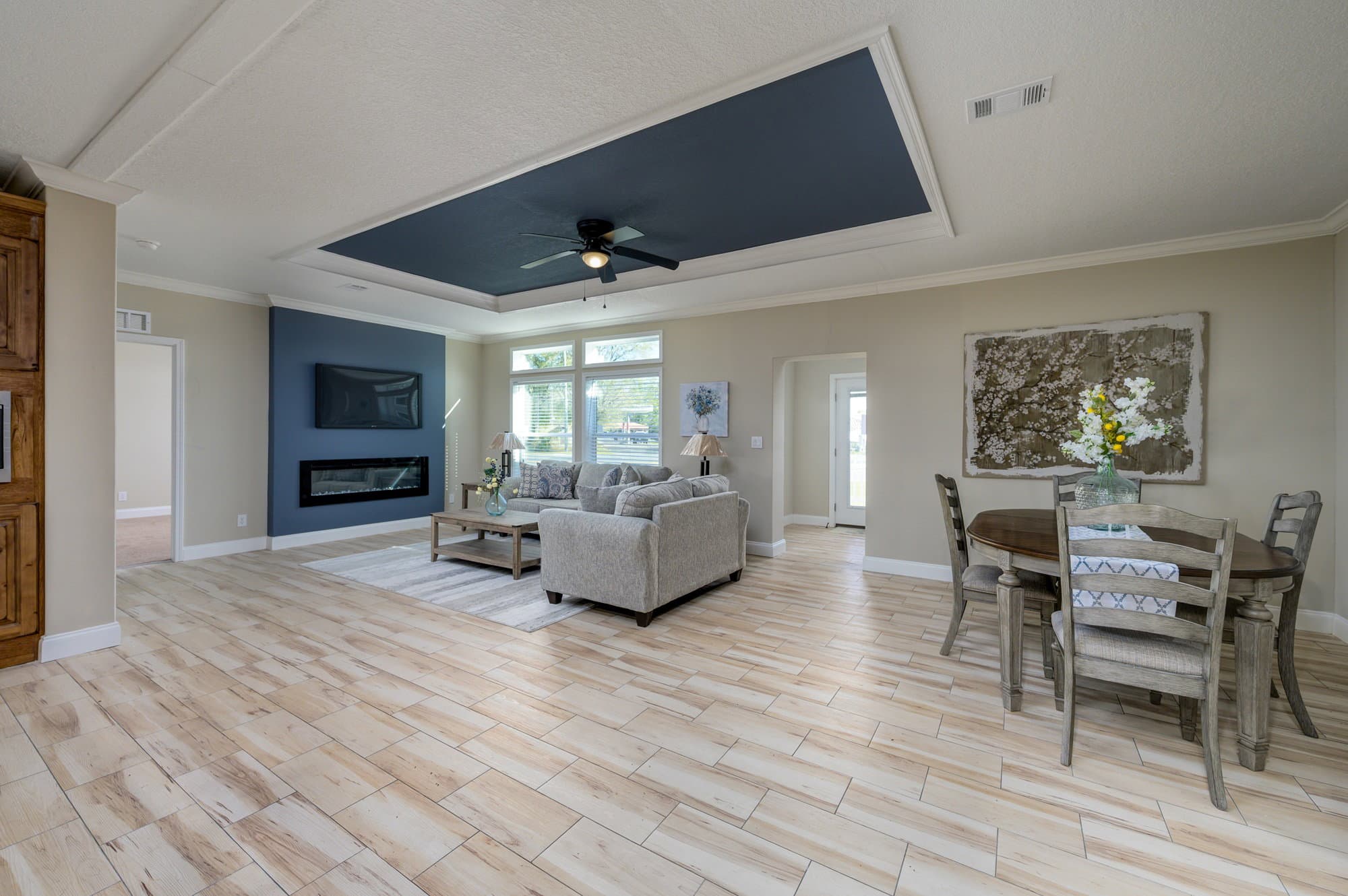 Big mullet interior home features