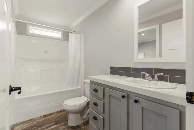 Waycross express 3258494 bathroom home features