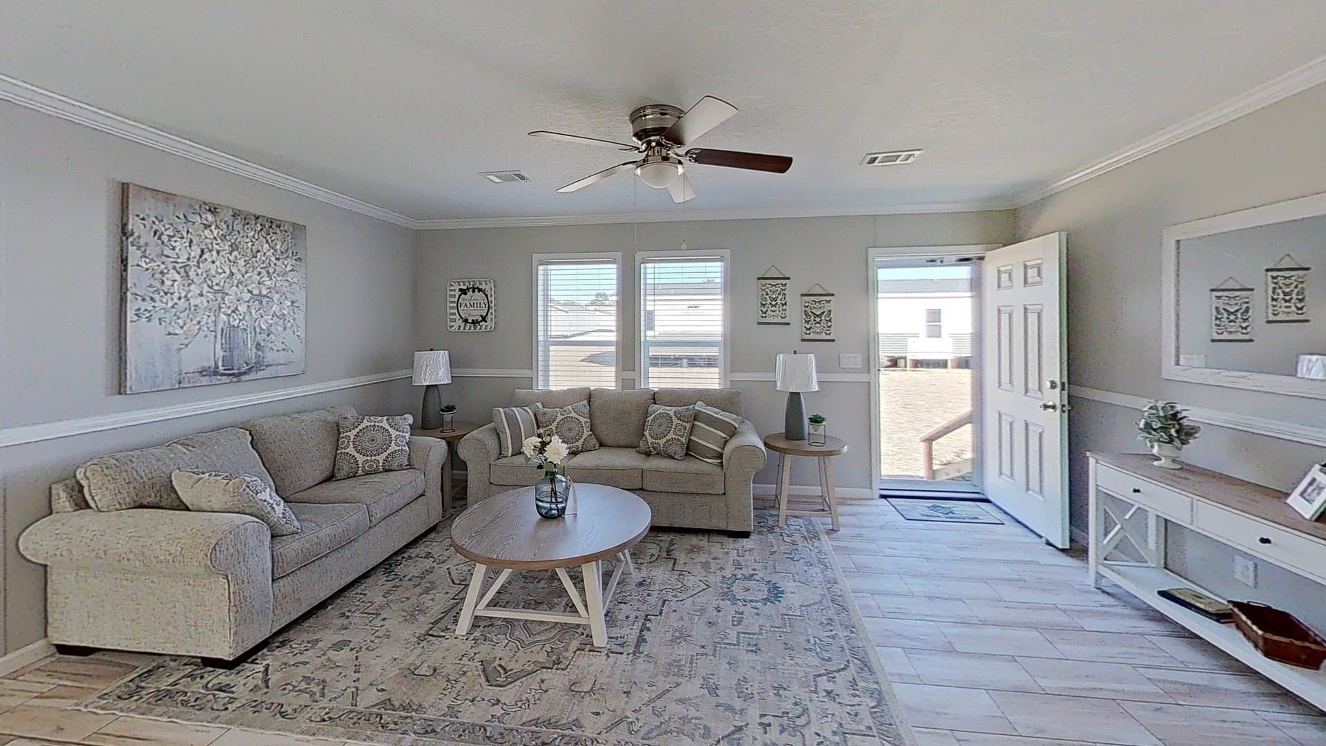 Tater tot interior home features