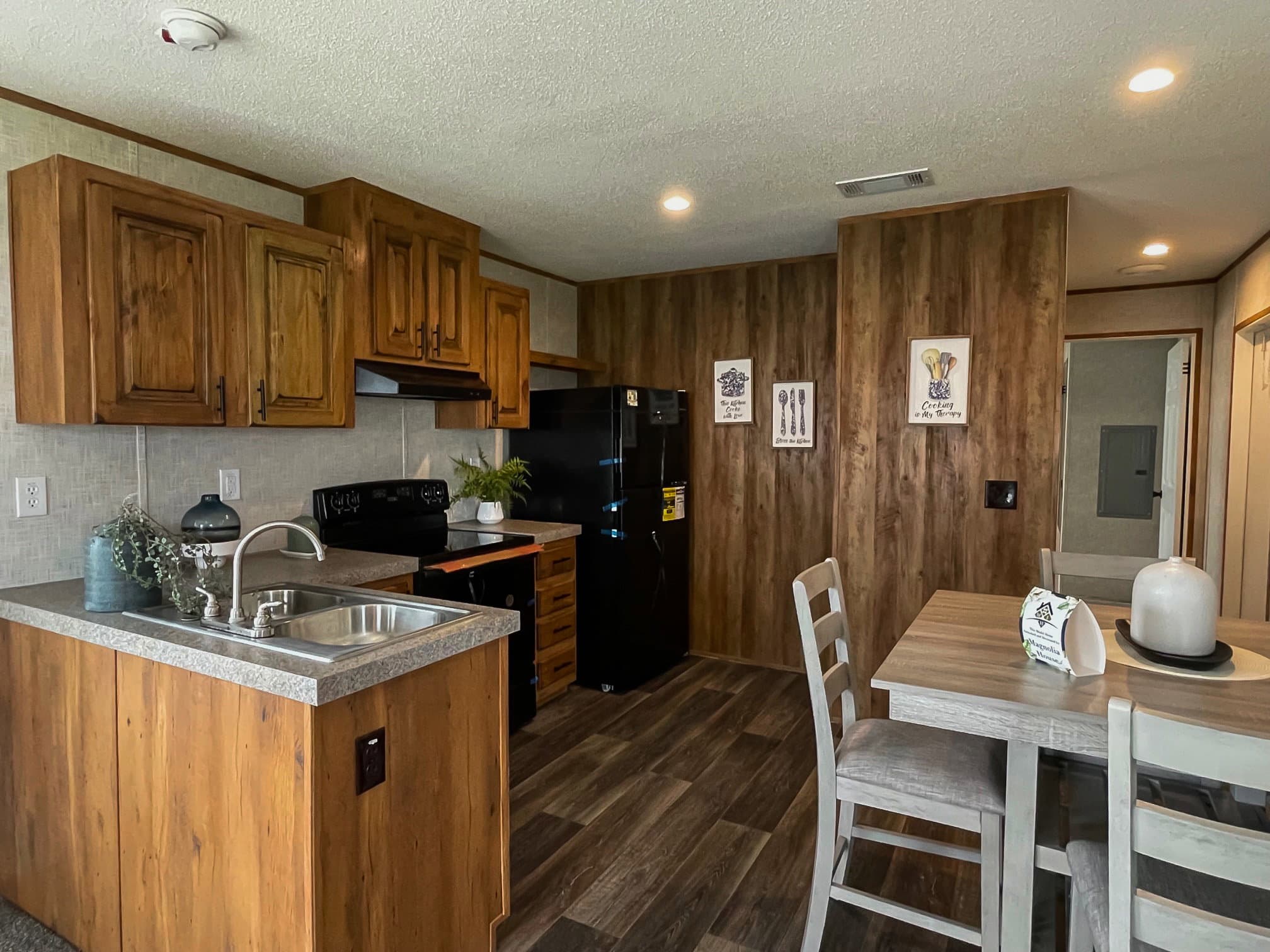 J-low kitchen home features