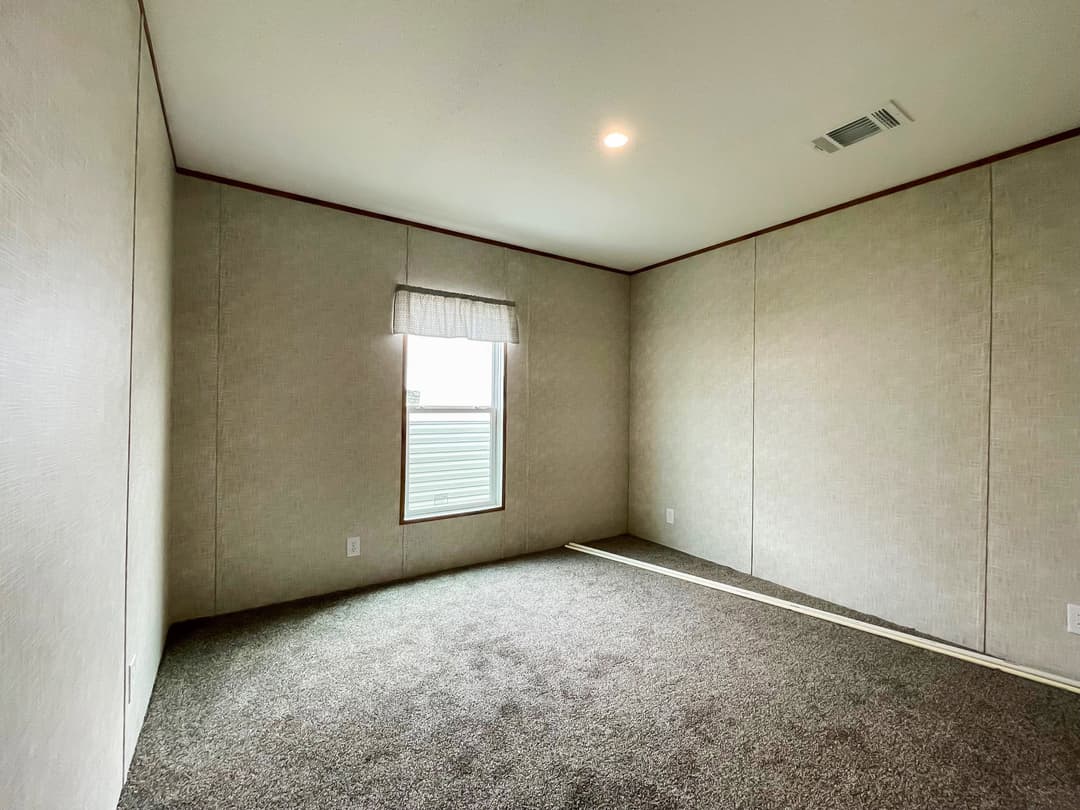 J-low bedroom home features