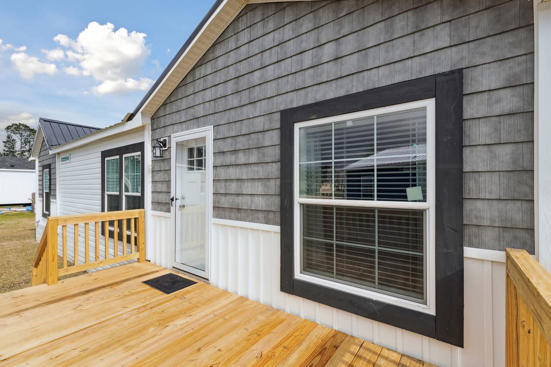 Waycross express 2852477 exterior home features