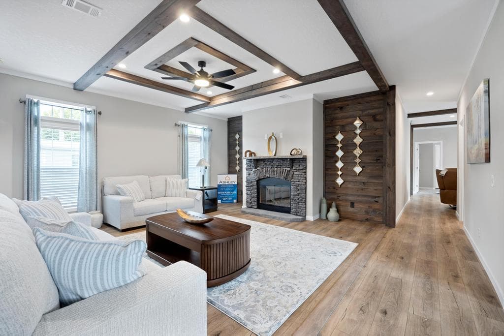 The black pearl  home features