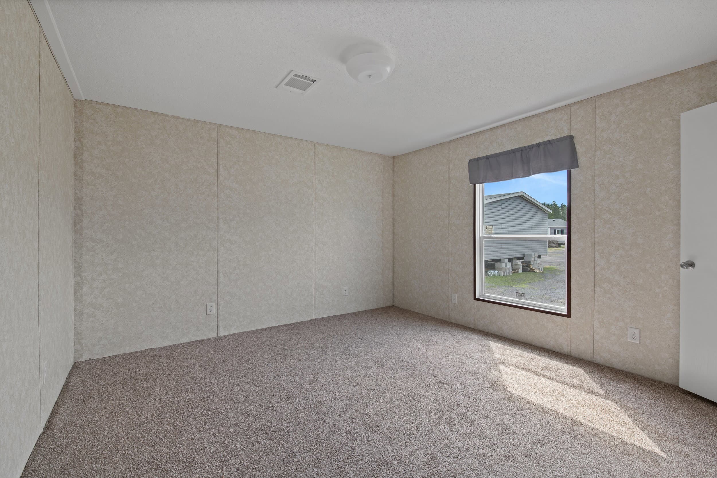 Spartan bedroom home features