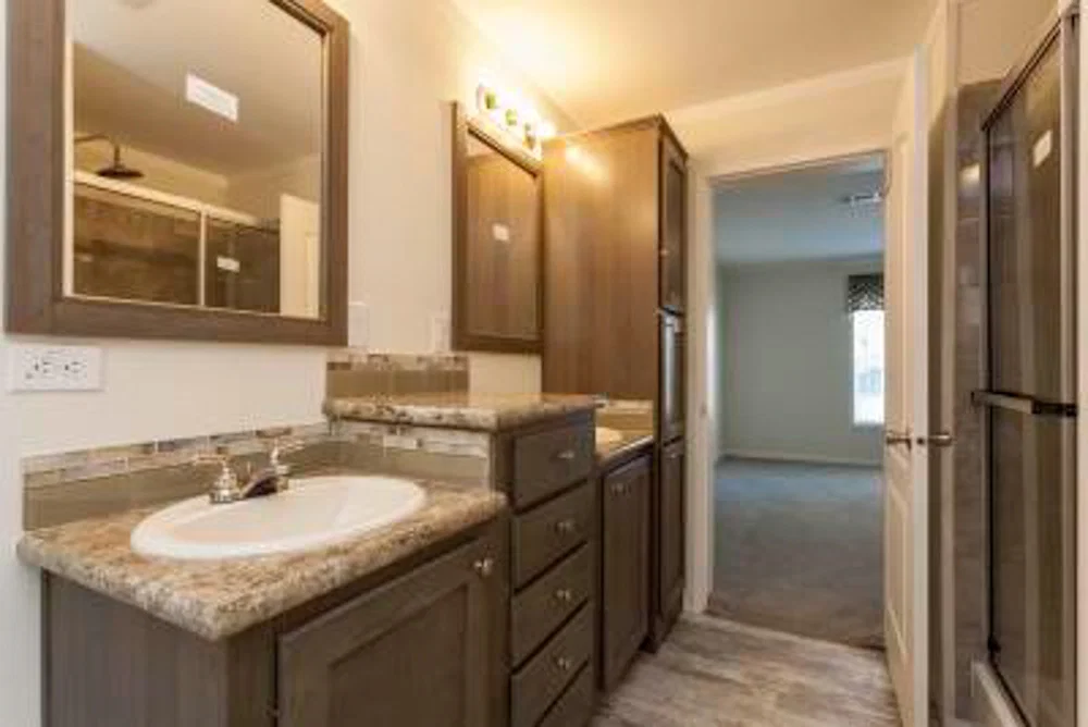 Moyne bathroom home features