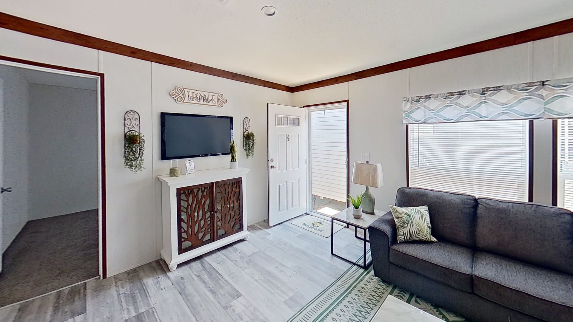 Hamilton interior home features