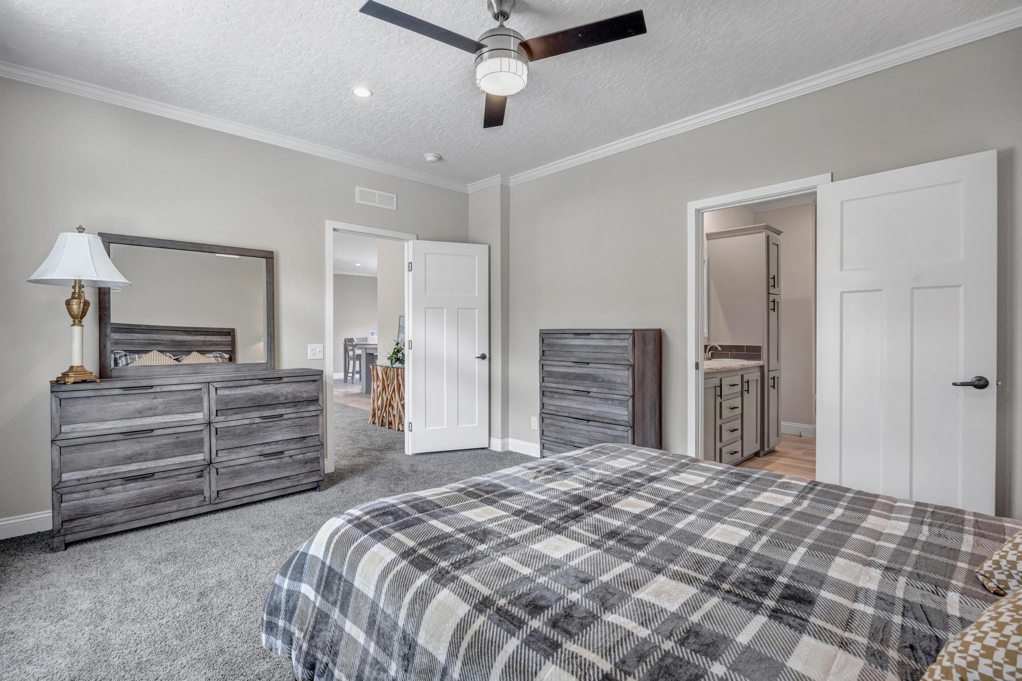 The jade bedroom home features