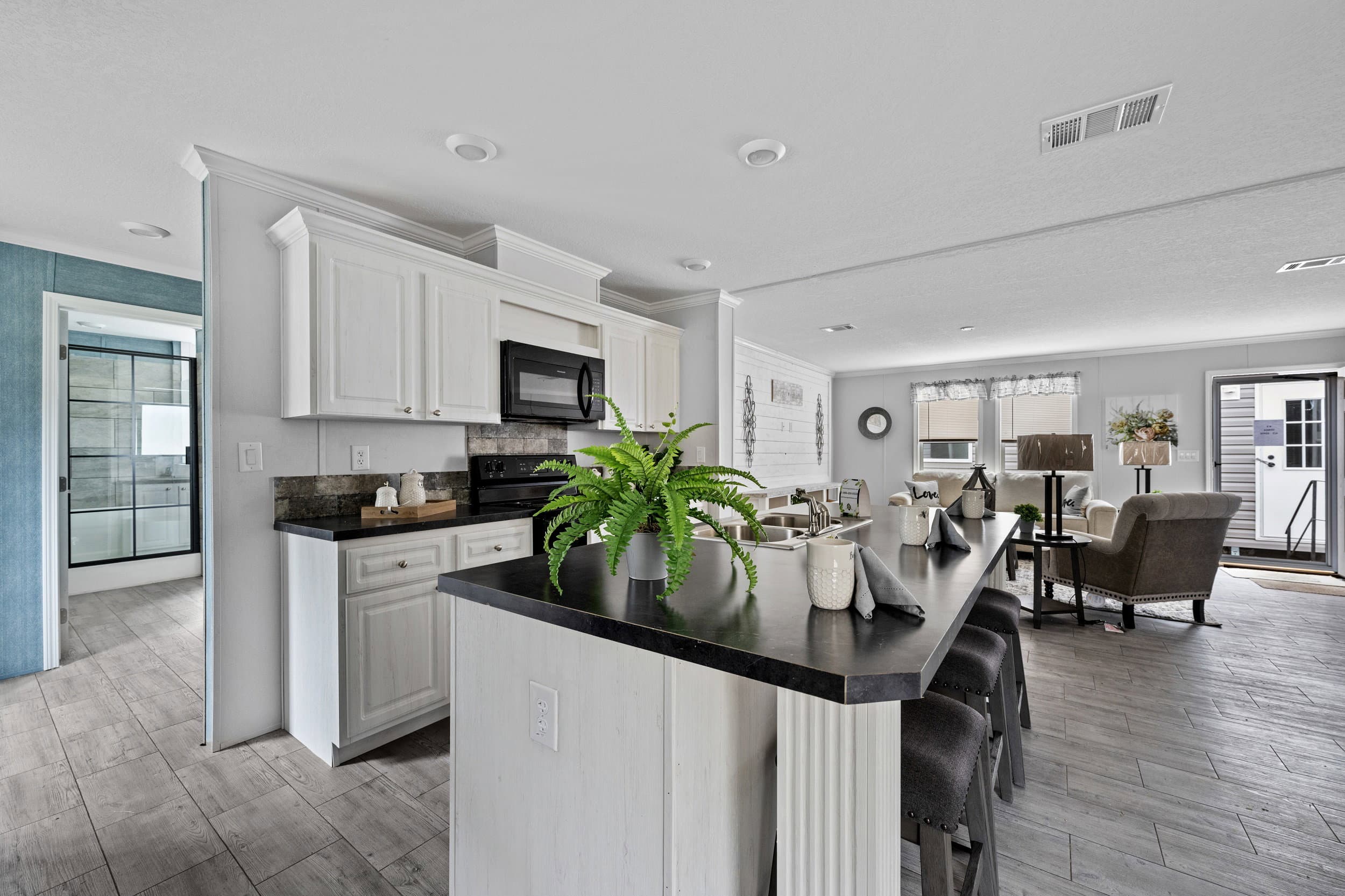 Venice w/study kitchen home features