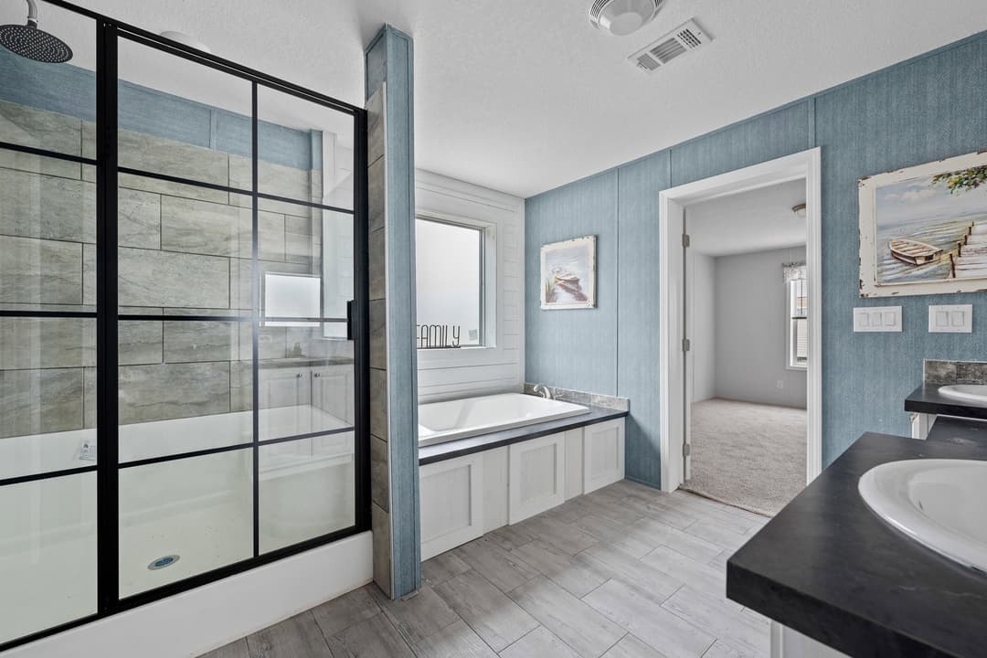 Venice w/study bathroom home features