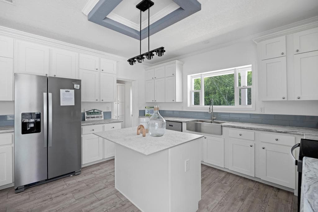 The amethyst  home features
