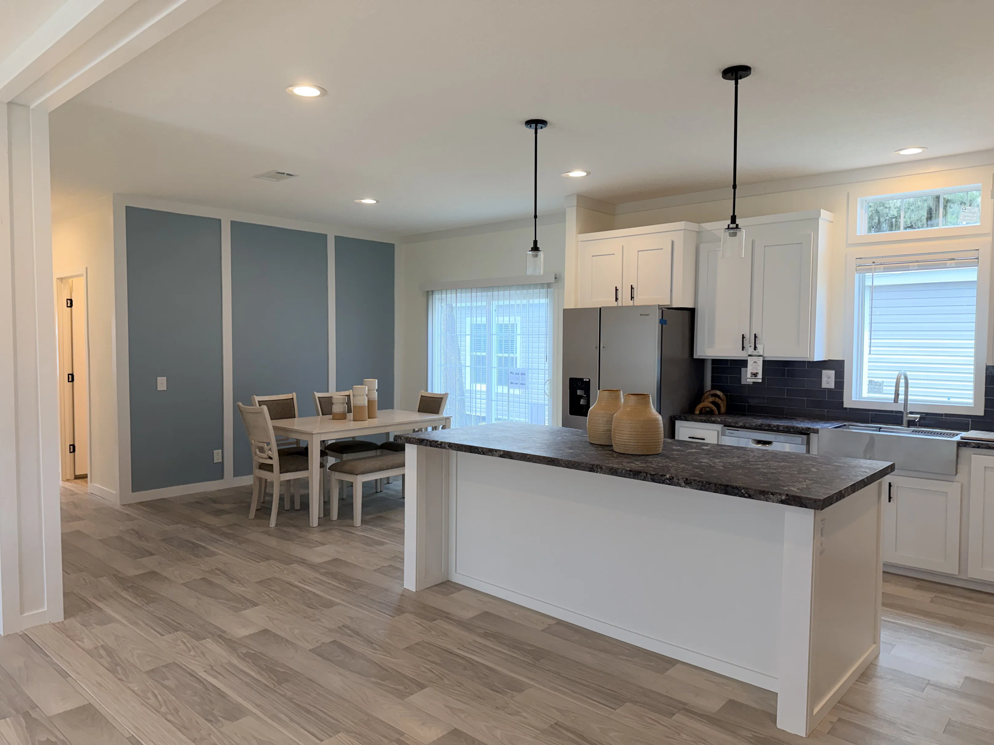 The diamond  home features