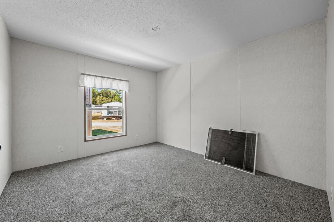 Mj bedroom home features