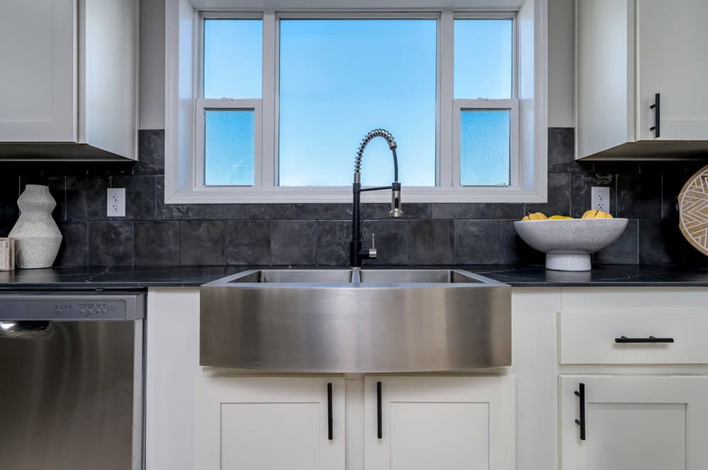 Edgewater ii kitchen home features