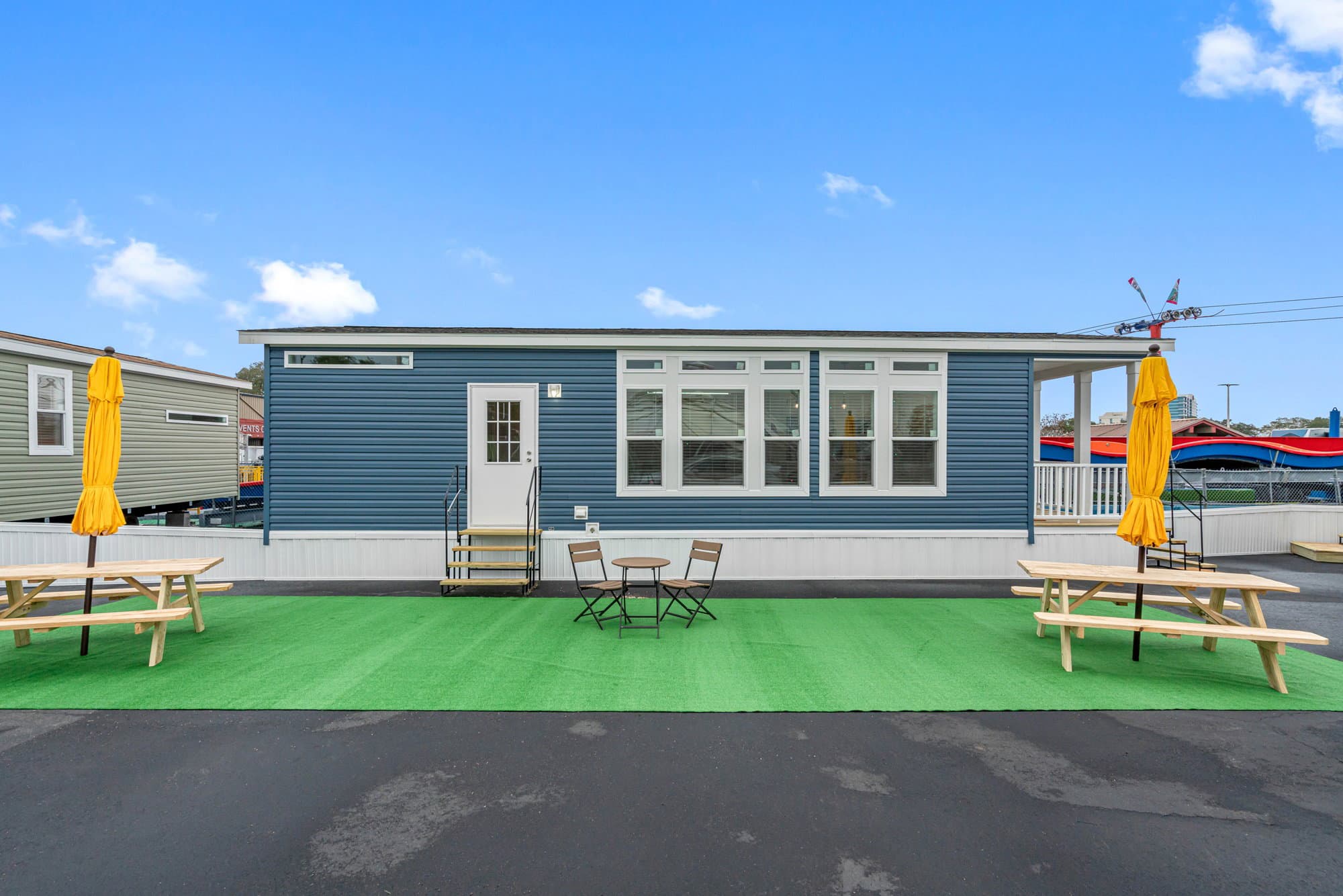 Daisy elevation and exterior home features