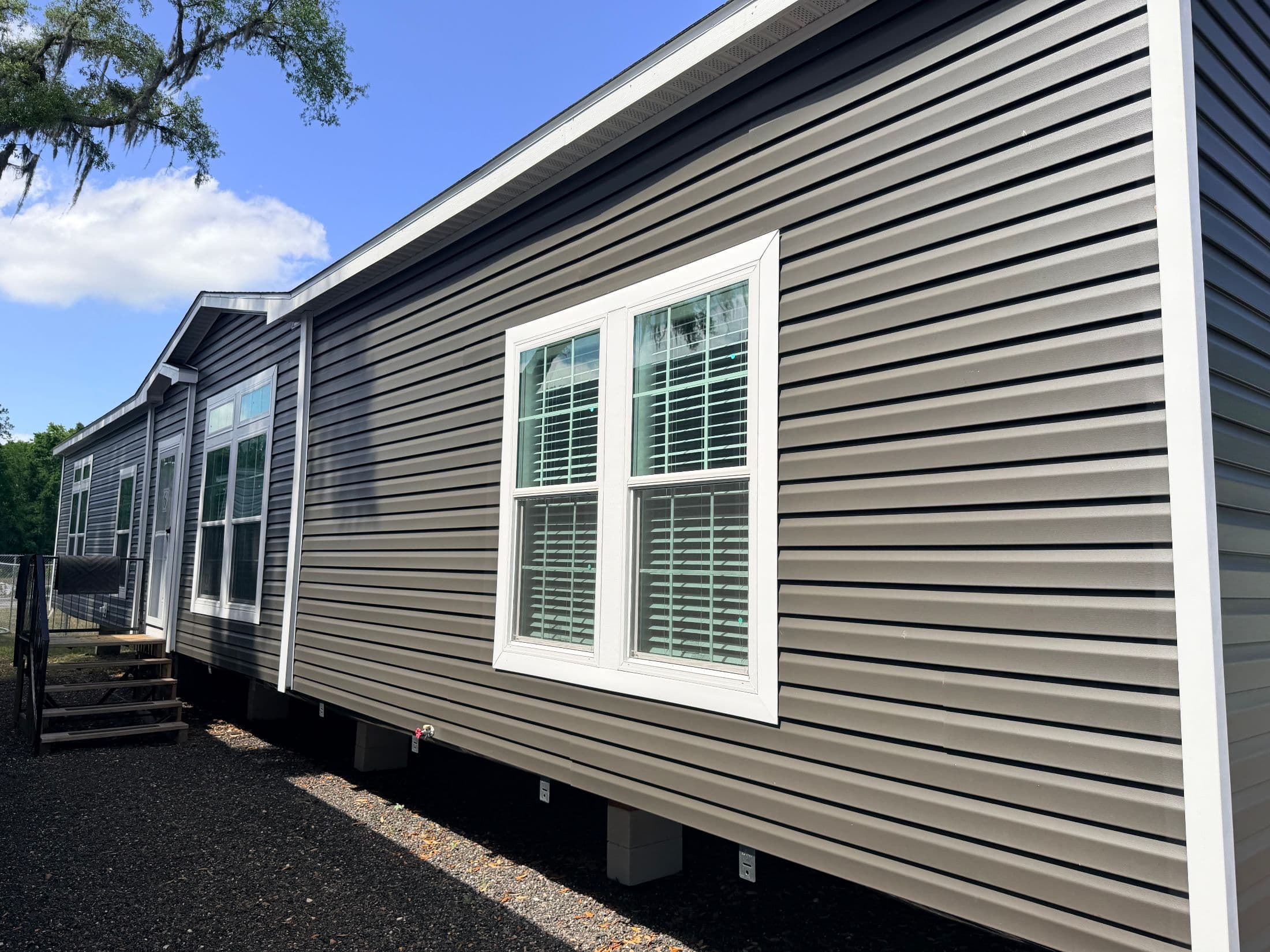 The smokey garnet hero home features