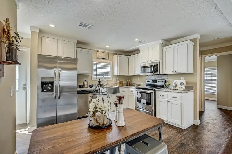 Champion community 2444437 kitchen home features