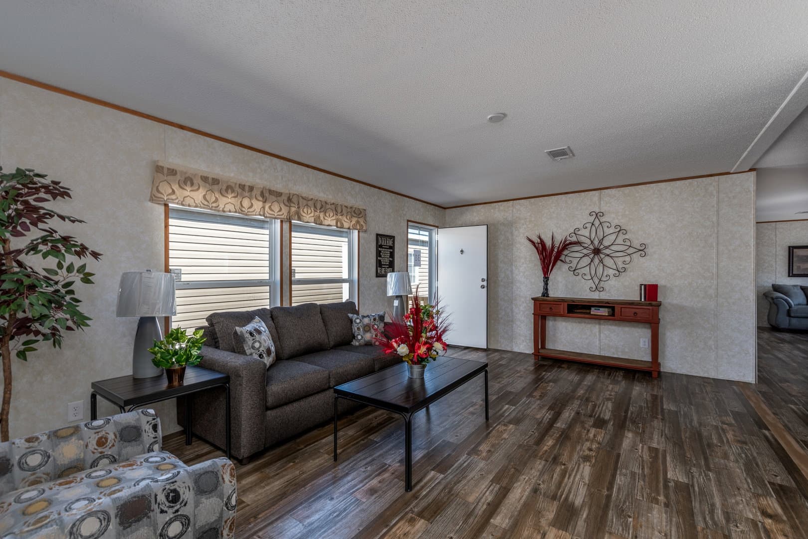 Sonic interior home features