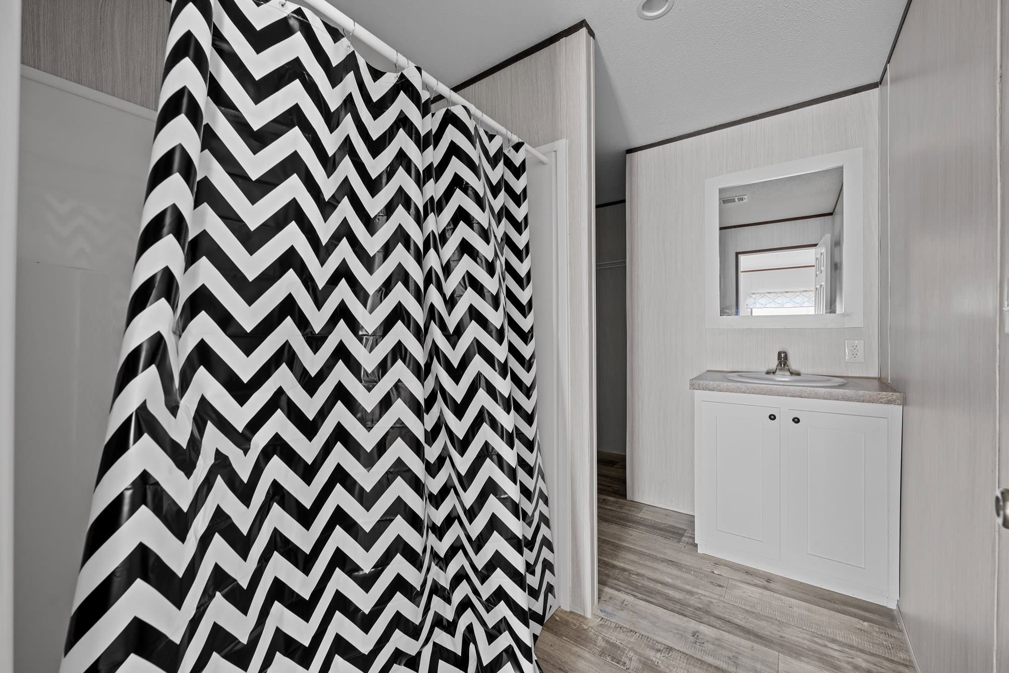 Hamilton bathroom home features