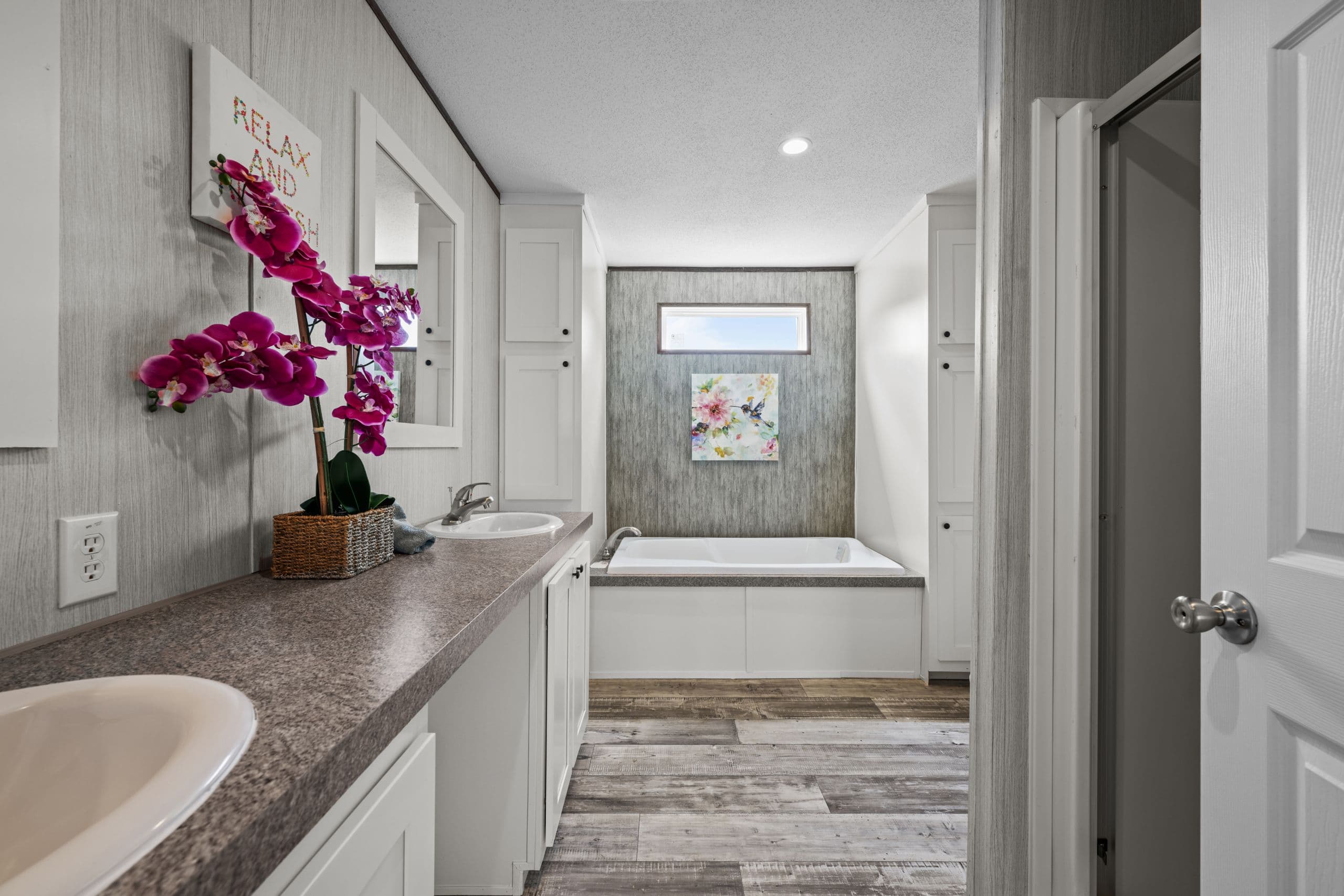 Trenton bathroom home features