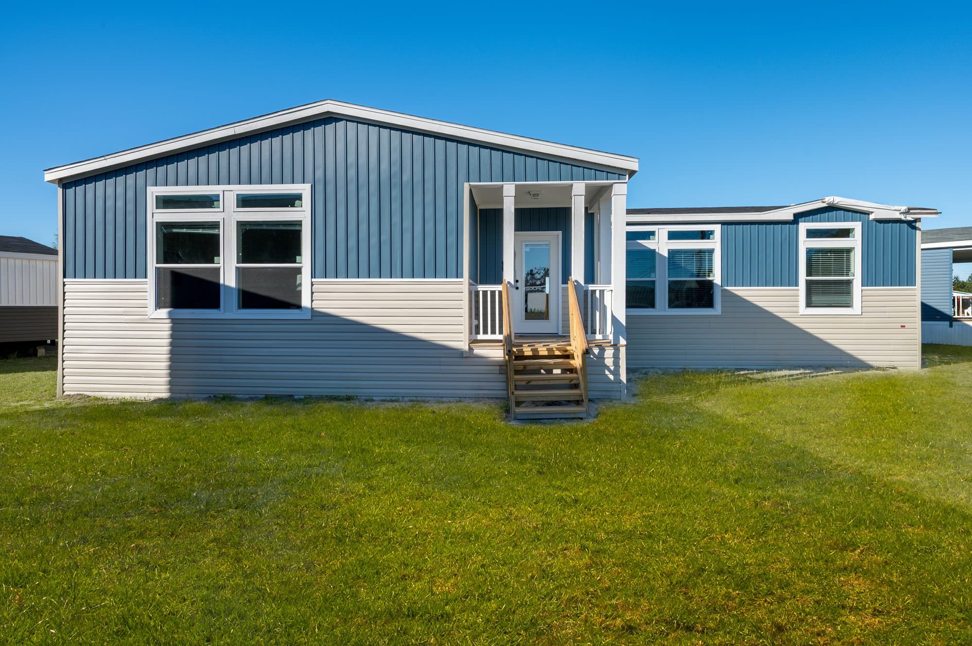 Big mullet hero, elevation, and exterior home features