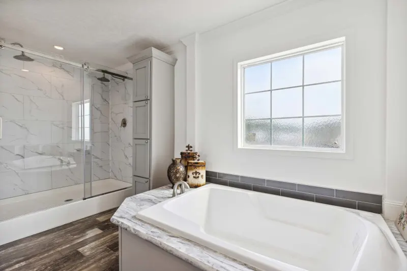 Freedom 3276517 bathroom home features