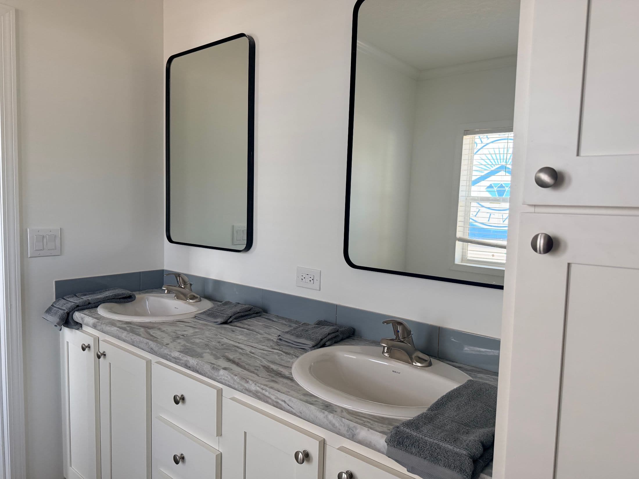 The amethyst  home features