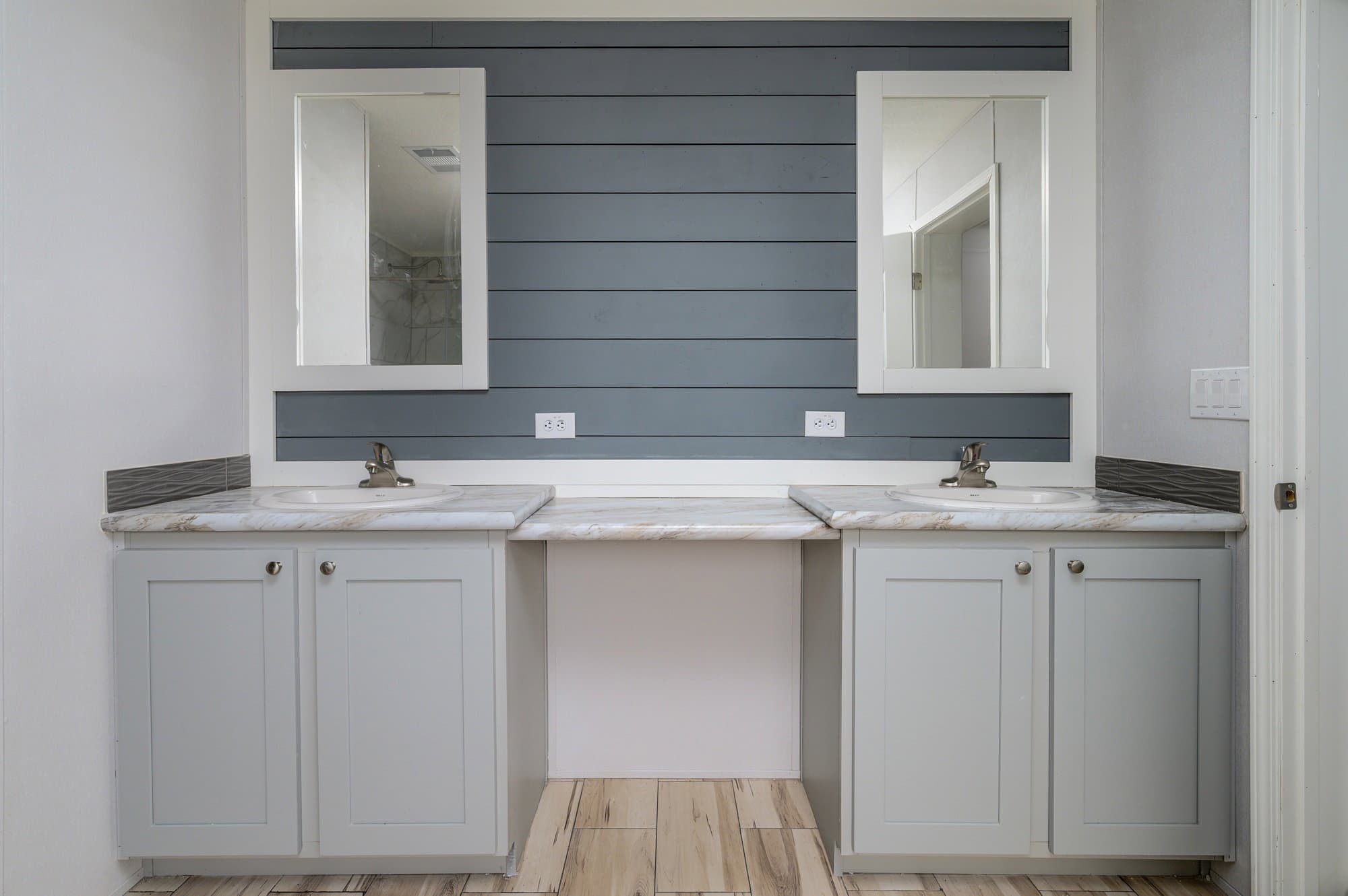 Palmetto bathroom home features