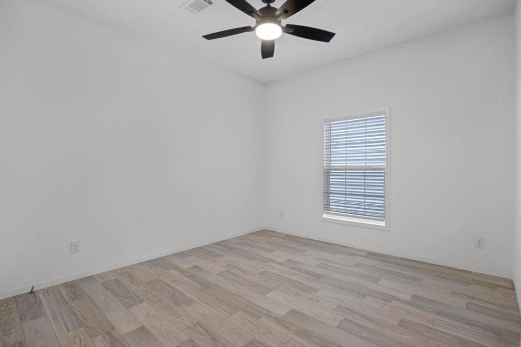 The topaz  home features