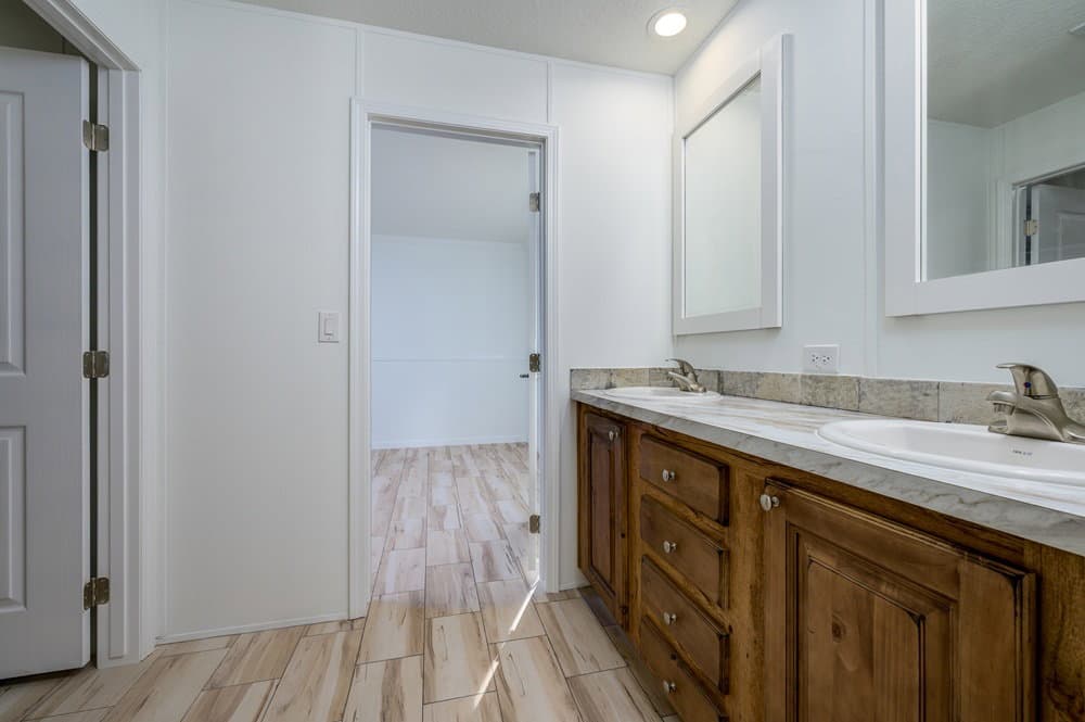 Tortuga bathroom home features