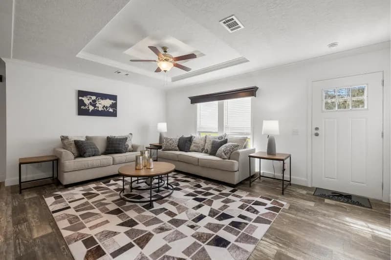 Freedom 2860520 interior home features