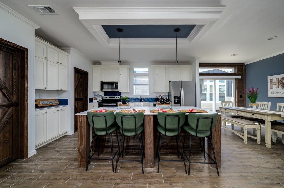 Daphne kitchen home features