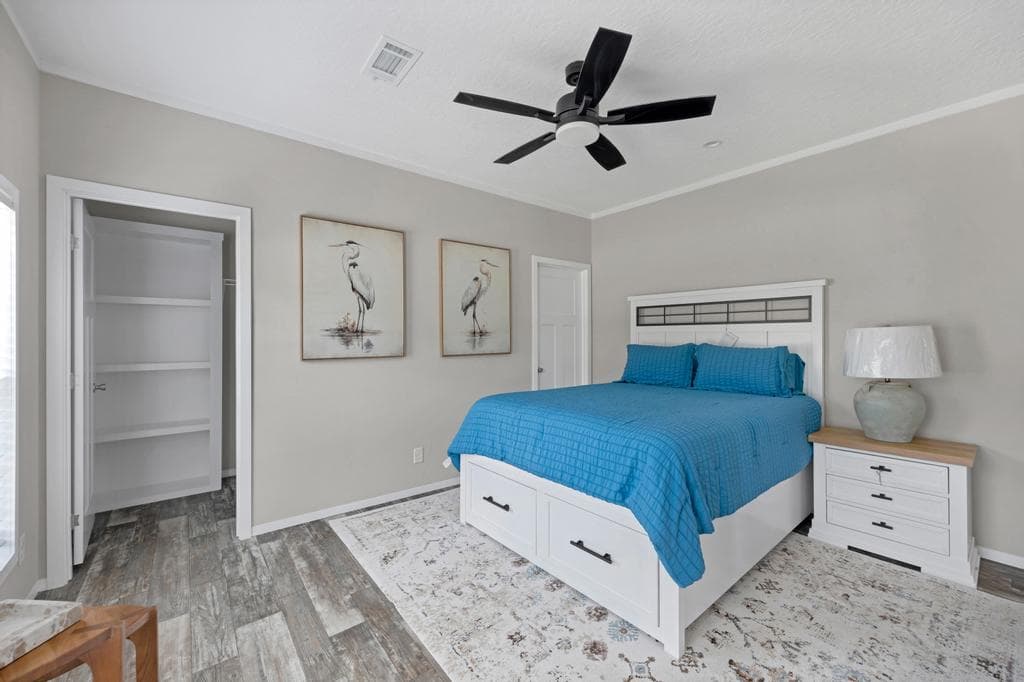 The pearl  home features